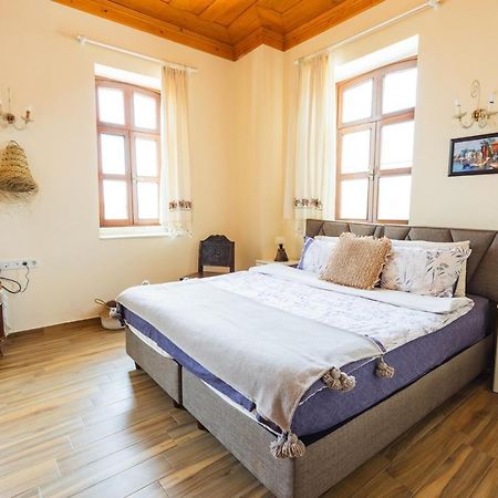 Lavantali Konak Otel Restoran Seferihisar Esterno foto