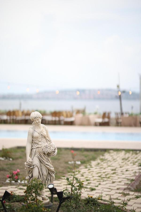 Lavantali Konak Otel Restoran Seferihisar Esterno foto