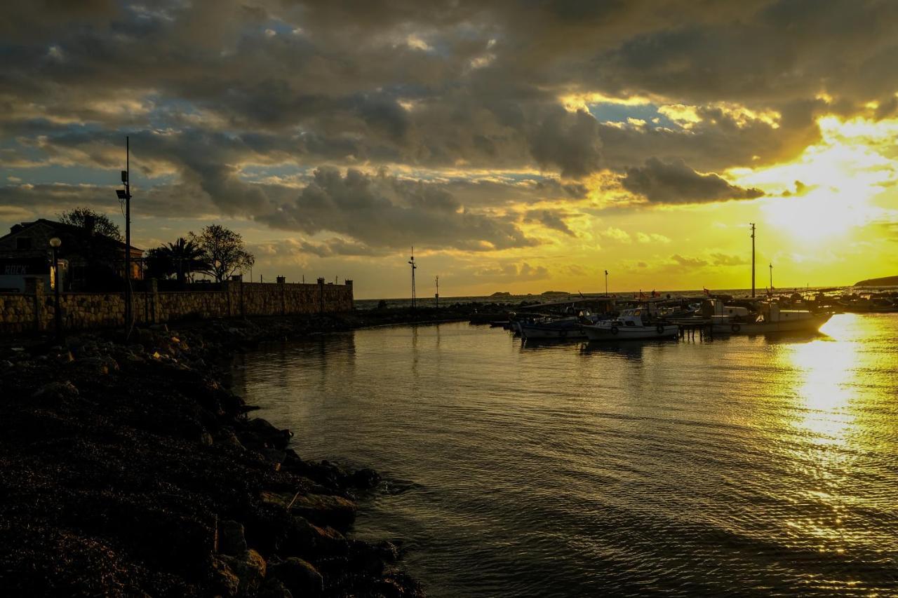 Lavantali Konak Otel Restoran Seferihisar Esterno foto