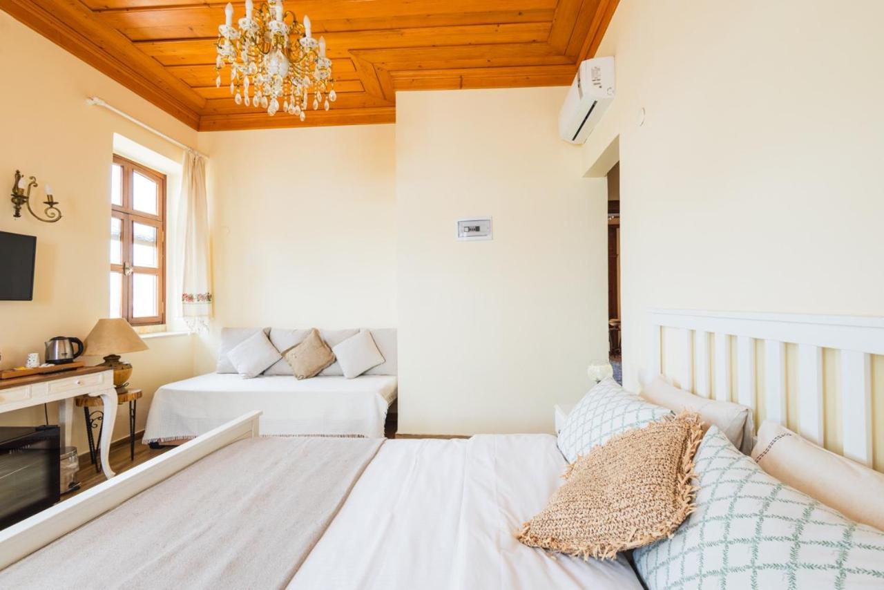 Lavantali Konak Otel Restoran Seferihisar Esterno foto