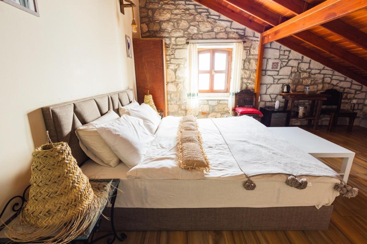 Lavantali Konak Otel Restoran Seferihisar Esterno foto