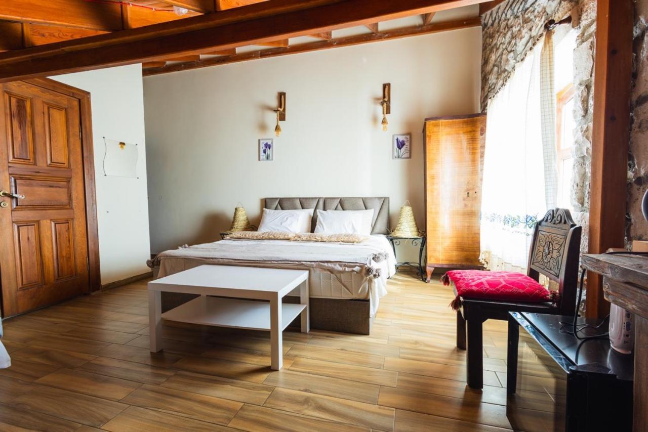 Lavantali Konak Otel Restoran Seferihisar Esterno foto