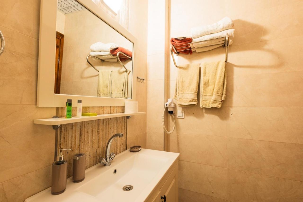 Lavantali Konak Otel Restoran Seferihisar Esterno foto