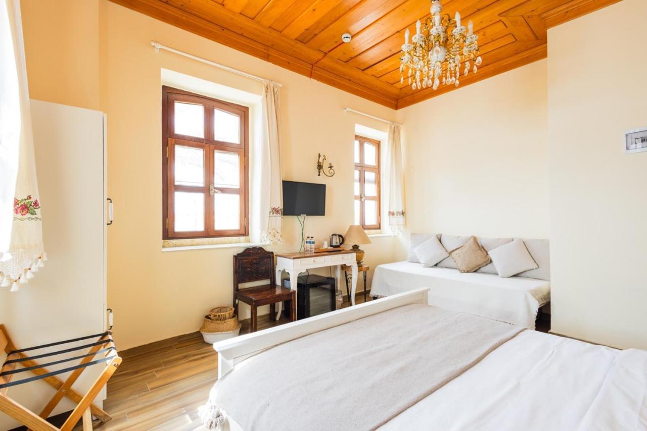 Lavantali Konak Otel Restoran Seferihisar Esterno foto