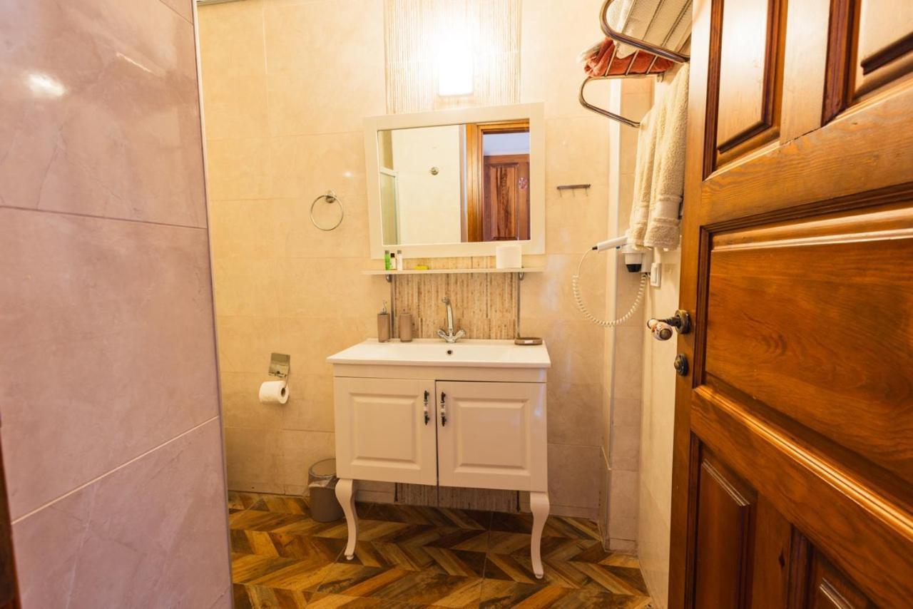 Lavantali Konak Otel Restoran Seferihisar Esterno foto