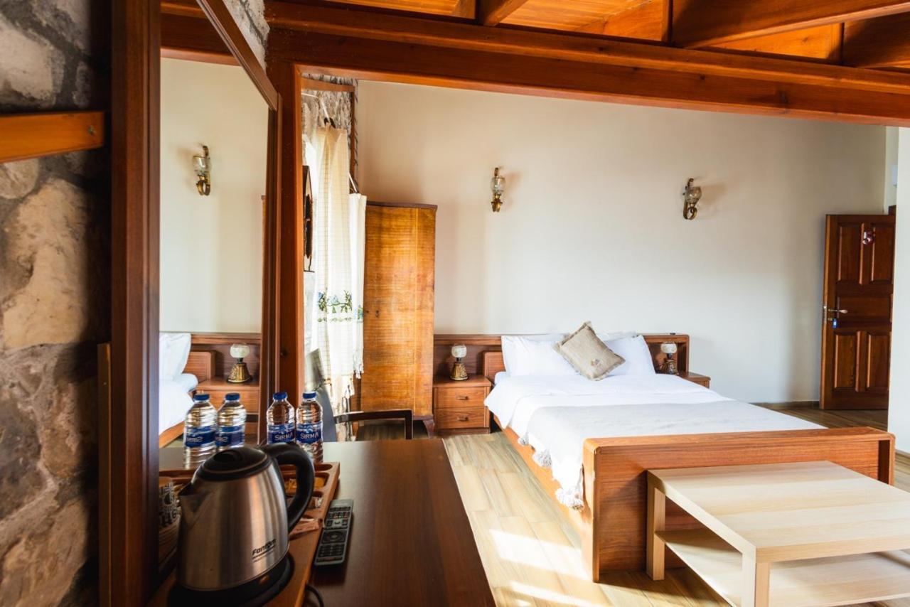 Lavantali Konak Otel Restoran Seferihisar Esterno foto