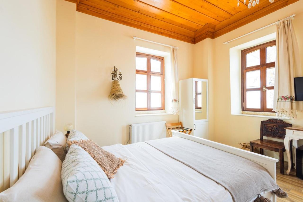 Lavantali Konak Otel Restoran Seferihisar Esterno foto
