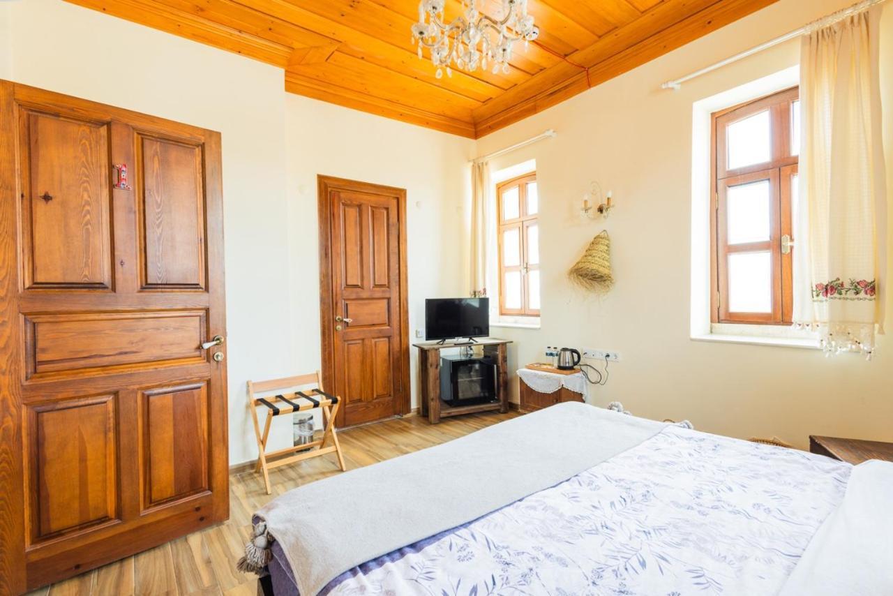 Lavantali Konak Otel Restoran Seferihisar Esterno foto