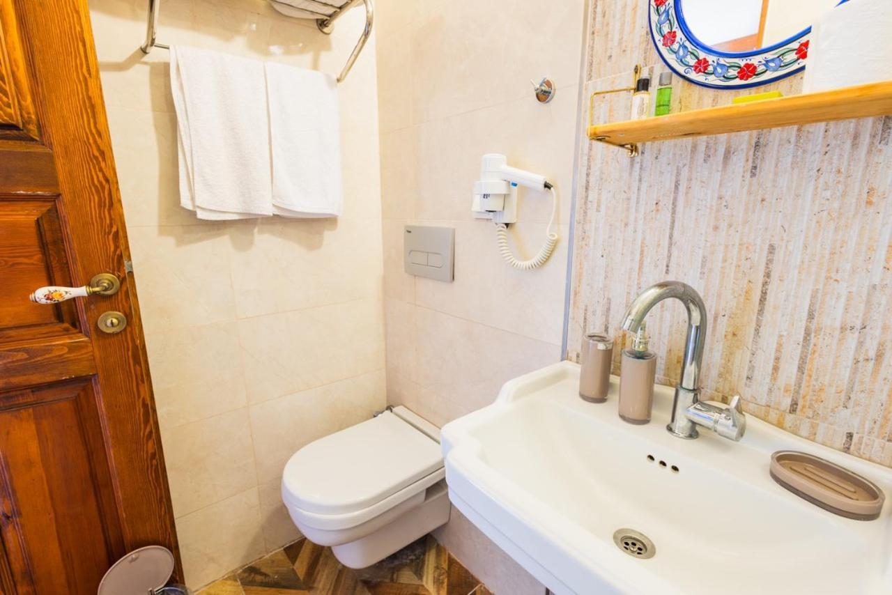 Lavantali Konak Otel Restoran Seferihisar Esterno foto