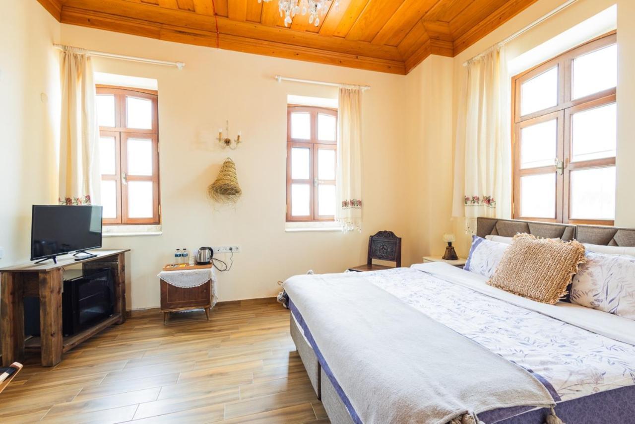 Lavantali Konak Otel Restoran Seferihisar Esterno foto