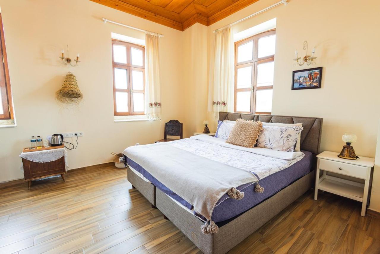 Lavantali Konak Otel Restoran Seferihisar Esterno foto